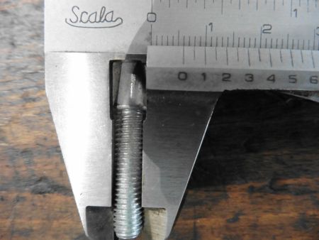 original Briggs & Stratton Schraube für Auspuff Schalldämpfer Bolzen 799260